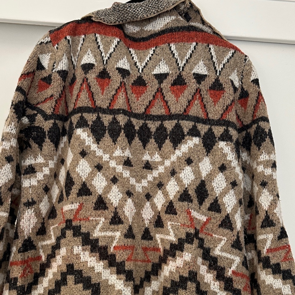 Geometric Patterned Knit Cardigan - Picture 6 of 7